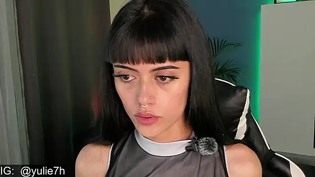  Jessy Moon  online show from 11/15/25, 07:40