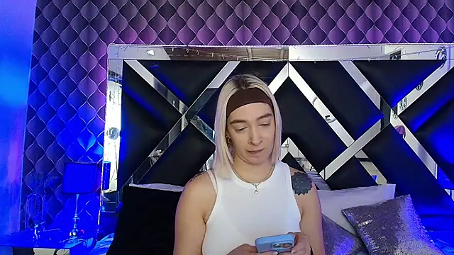 victoriaa lee  online show from 03/26/26, 07:12