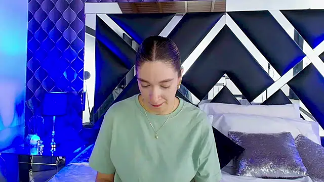Snapshot of victoriaa_lee_ chatting on 03/18/25, 07:22 victoriaa lee online show from 03/18/25, 07:22