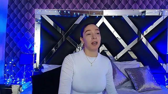 victoriaa lee  online show from 02/02/26, 07:02