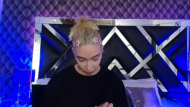 victoriaa lee  online show from 02/16/26, 07:12