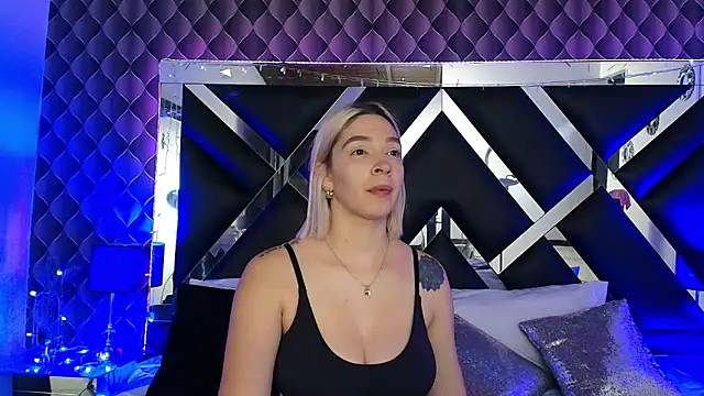 victoriaa lee  online show from 03/31/26, 07:38