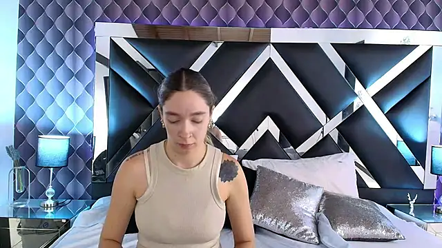 Snapshot of victoriaa_lee_ chatting on 02/10/25, 07:17 victoriaa lee online show from 02/10/25, 07:17