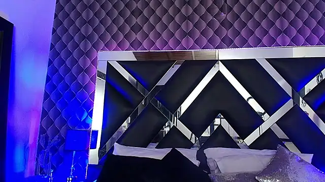 victoriaa lee  online show from 11/24/25, 07:14