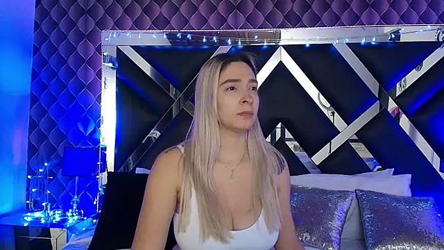 victoriaa lee  online show from 01/06/26, 07:40