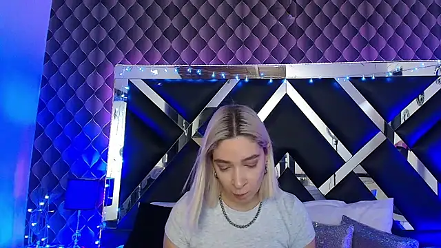 victoriaa lee  online show from 03/21/26, 07:07