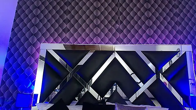 victoriaa lee  online show from 11/29/25, 07:25