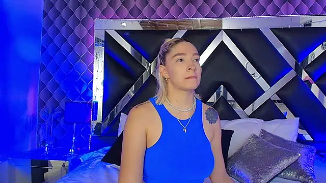 victoriaa lee  online show from 03/19/26, 07:36