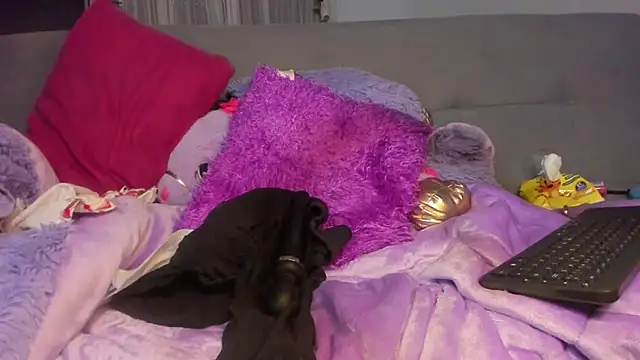 Snapshot of Mia_damm chatting on 03/03/25, 07:03 Mia damm online show from 03/03/25, 07:03