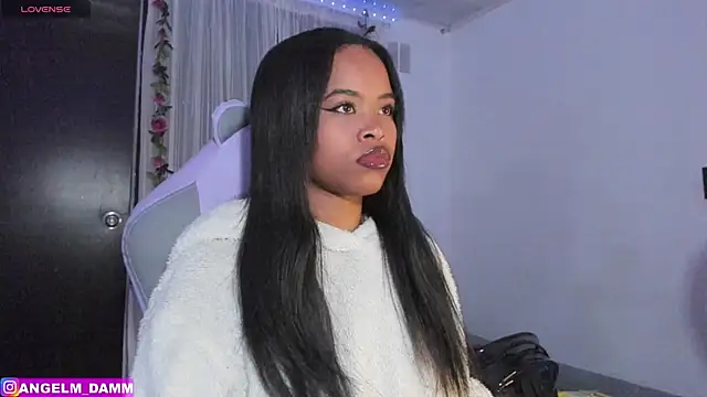 Snapshot of Mia_damm chatting on 03/06/25, 04:19 Mia damm online show from 03/06/25, 04:19