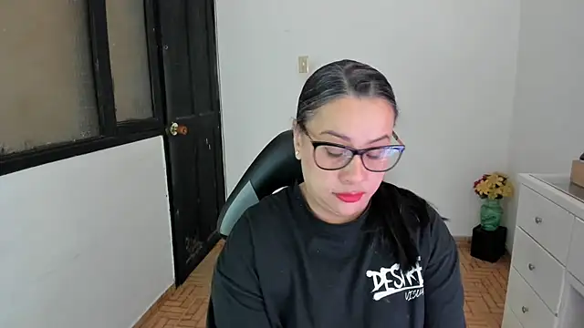 smile sweetpao online show from 10/17/25, 12:40