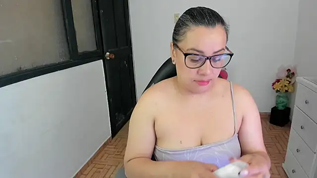 smile sweetpao online show from 11/07/25, 12:42