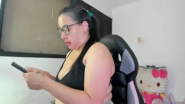 smile sweetpao online show from 02/27/25, 12:01