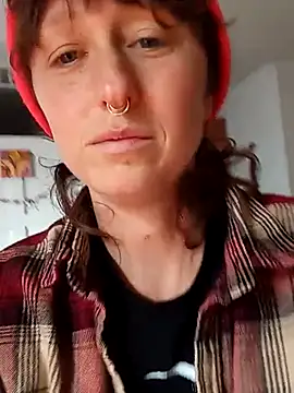 Snapshot of mossy_kiss chatting on 02/13/25, 03:45 mossy kiss online show from 02/13/25, 03:45