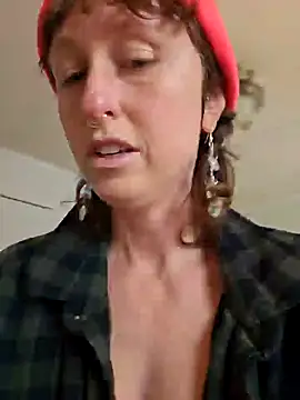 Snapshot of mossy_kiss chatting on 01/23/25, 03:32 mossy kiss online show from 01/23/25, 03:32