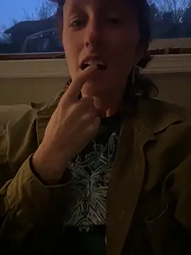 Snapshot of mossy_kiss chatting on 01/22/25, 11:10 mossy kiss online show from 01/22/25, 11:10