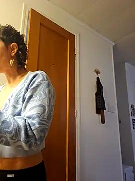 Snapshot of mossy_kiss chatting on 03/13/25, 02:23 mossy kiss online show from 03/13/25, 02:23