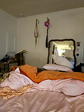 Snapshot of mossy_kiss chatting on 09/23/25, 12:56 mossy kiss online show from 09/23/25, 12:56