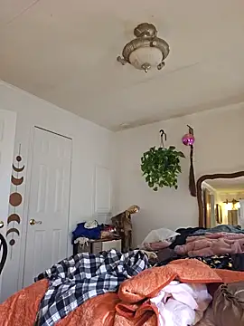 Snapshot of mossy_kiss chatting on 10/22/25, 05:45 mossy kiss online show from 10/22/25, 05:45