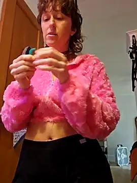 Snapshot of mossy_kiss chatting on 02/15/25, 07:50 mossy kiss online show from 02/15/25, 07:50