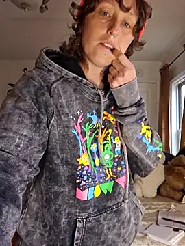 Snapshot of mossy_kiss chatting on 11/21/25, 04:50 mossy kiss online show from 11/21/25, 04:50