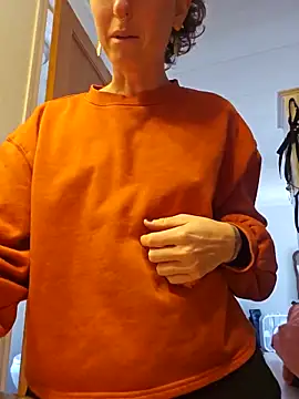 Snapshot of mossy_kiss chatting on 03/17/25, 05:49 mossy kiss online show from 03/17/25, 05:49