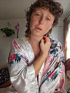 Snapshot of mossy_kiss chatting on 11/01/25, 08:25 mossy kiss online show from 11/01/25, 08:25