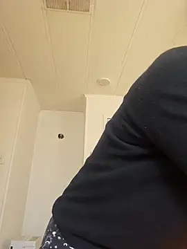 Snapshot of mossy_kiss chatting on 02/21/25, 06:59 mossy kiss online show from 02/21/25, 06:59