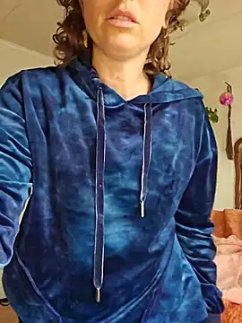 Snapshot of mossy_kiss chatting on 11/03/25, 04:54 mossy kiss online show from 11/03/25, 04:54