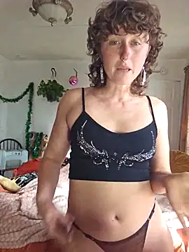 Snapshot of mossy_kiss chatting on 12/15/25, 07:31 mossy kiss online show from 12/15/25, 07:31