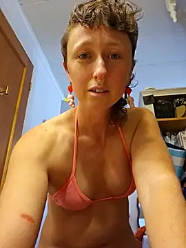 Snapshot of mossy_kiss chatting on 12/03/24, 06:11 mossy kiss online show from 12/03/24, 06:11