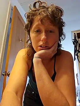 Snapshot of mossy_kiss chatting on 02/09/25, 05:33 mossy kiss online show from 02/09/25, 05:33