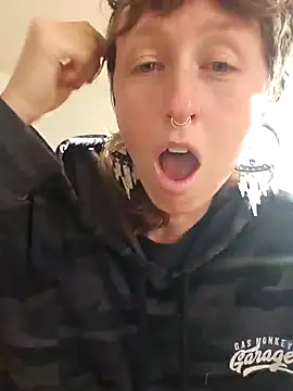 Snapshot of mossy_kiss chatting on 01/17/25, 02:18 mossy kiss online show from 01/17/25, 02:18