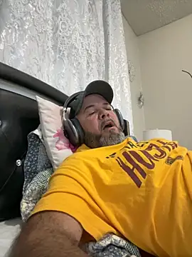 Cristian-Brayan online show from 10/30/25, 10:57