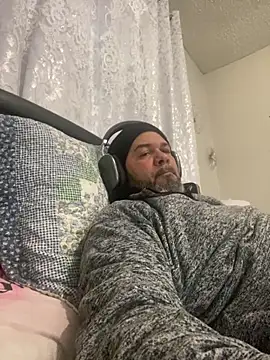 Cristian-Brayan online show from 11/13/25, 04:33