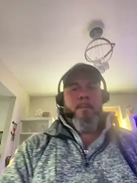 Cristian-Brayan online show from 12/16/25, 01:48