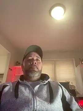 Cristian-Brayan online show from 02/13/25, 01:37