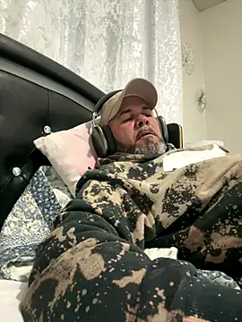 Cristian-Brayan online show from 10/18/25, 11:56