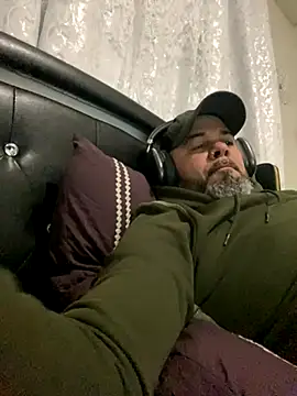 Cristian-Brayan online show from 11/24/25, 11:21