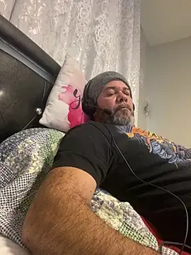 Cristian-Brayan online show from 01/15/26, 04:43