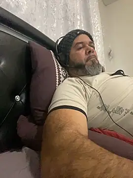 Cristian-Brayan online show from 12/01/25, 01:34