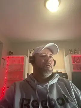 Cristian-Brayan online show from 02/11/25, 01:20