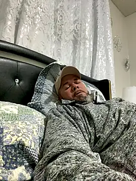 Cristian-Brayan online show from 10/28/25, 10:36