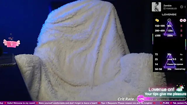 Snapshot of strawberry_muffin chatting on 09/25/25, 04:24 strawberry muffin online show from 09/25/25, 04:24