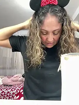 gabiTetas online show from 10/31/25, 06:04