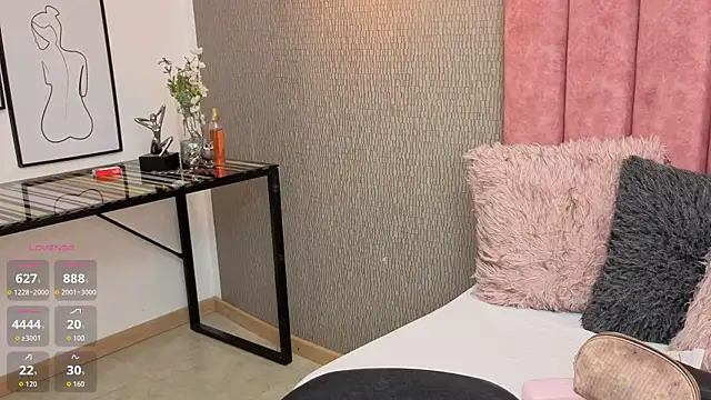Alexa Thaylor  online show from 05/31/26, 06:09