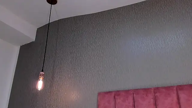 Alexa Thaylor  online show from 10/28/25, 03:11