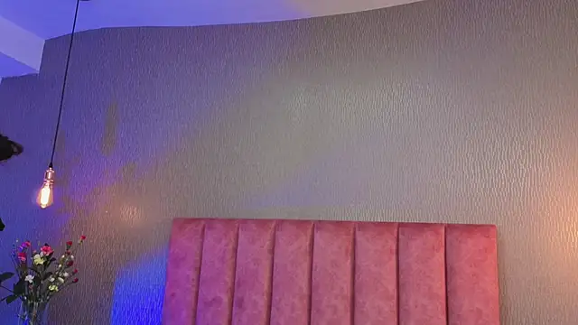 Alexa Thaylor  online show from 02/17/26, 03:20