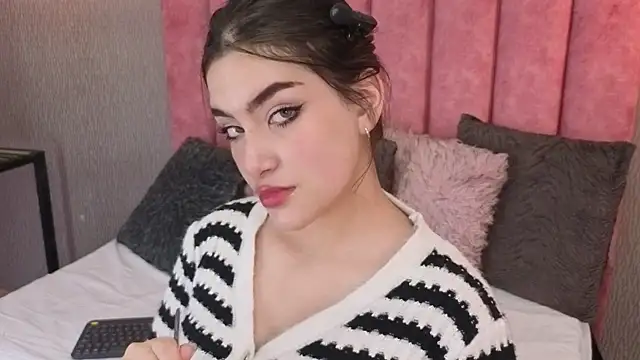 Alexa Thaylor  online show from 04/07/26, 03:25