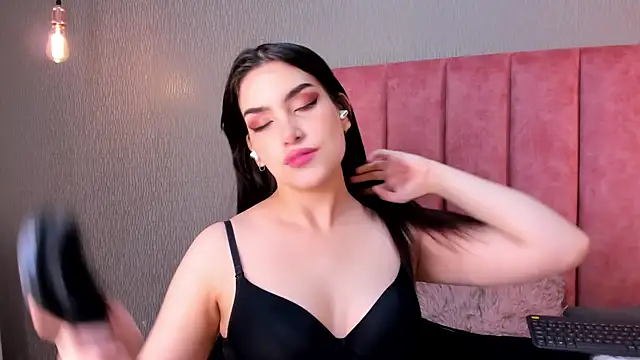 Alexa Thaylor  online show from 11/05/25, 01:25